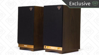 Dos monitores de audio The Sixes de la marca Klipsch | $498 | Amazon | Usa el código KINJA17O